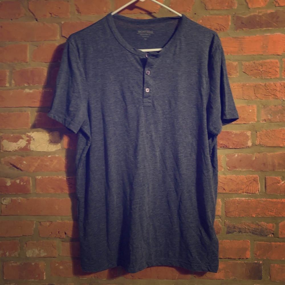 Cotton v-neck tee with buttons